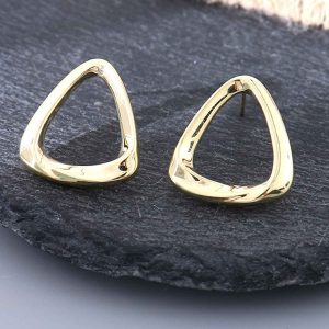 Simple mini geometric earrings