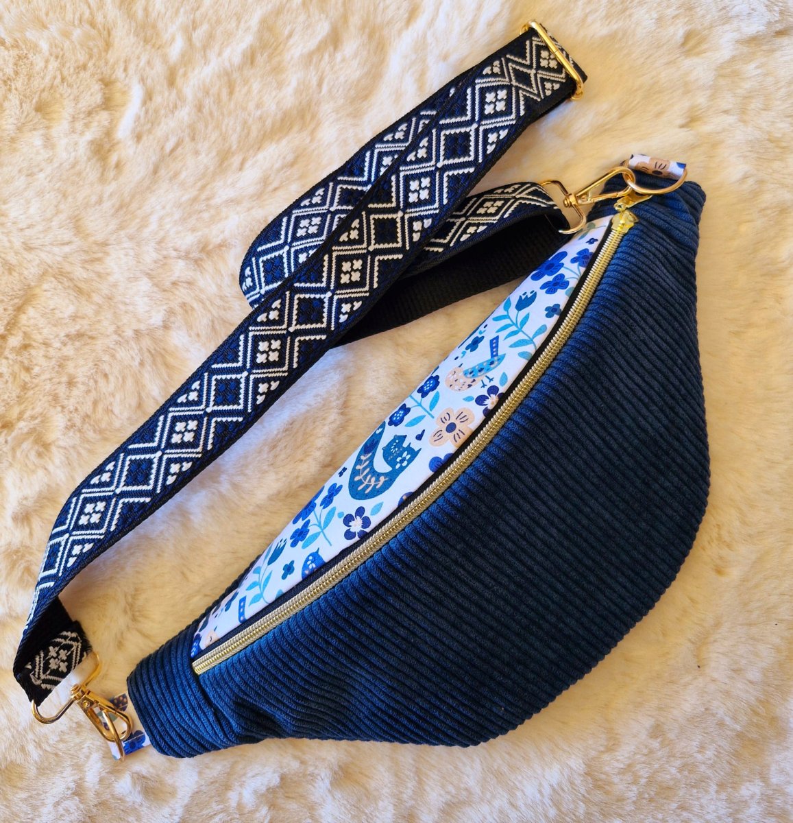 Sac banane femme en velours côtelé bleu clair ou foncé "DREAM"