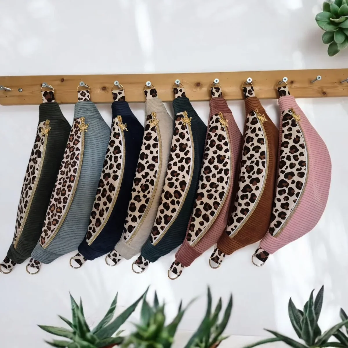 Sac banane pour femme en velours côtelé – léopard , idée cadeau , fait main en France