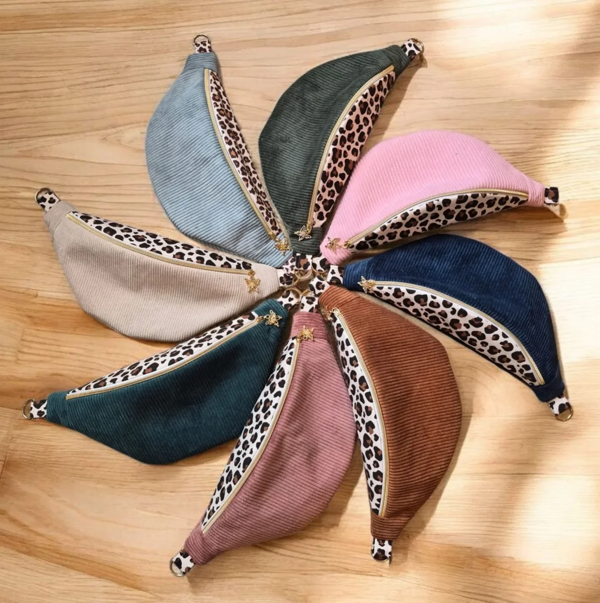 Sac banane pour femme en velours côtelé – léopard , idée cadeau , fait main en France – Image 3