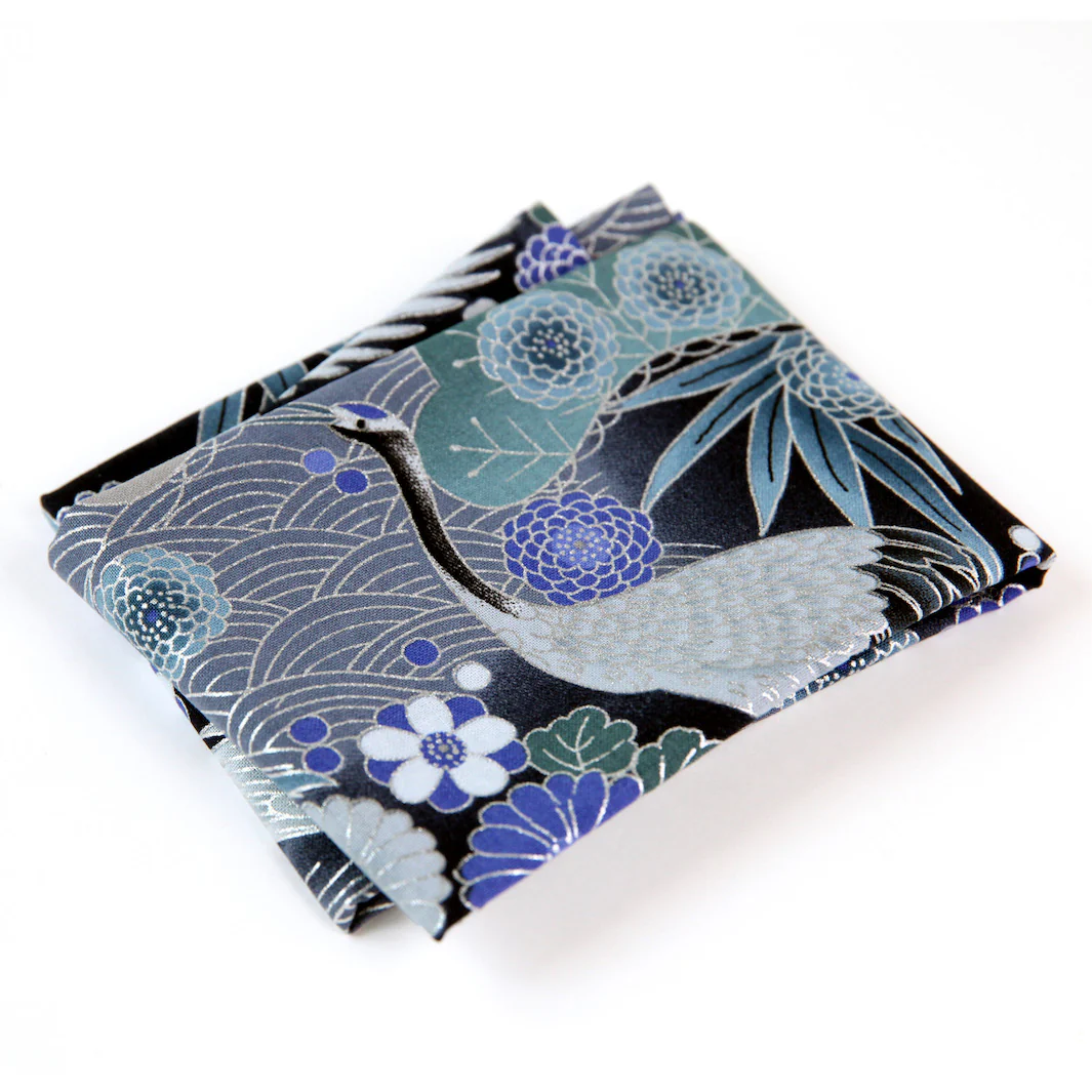 Tissu Japonais - Grues, Pins et Chrysanthème - Bleu Marine, Gris, Bleu Pétrole et Indigo - T463 – Image 4