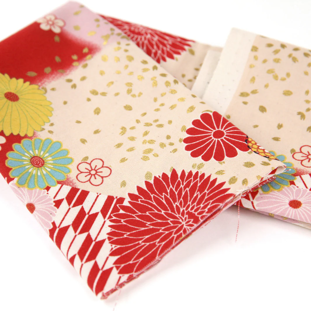 Tissu Japonais - Chrysanthèmes et Flèches - Rouge, Rose, Beige, Jaune Moutarde et Bleu - T472 – Image 6