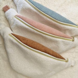 Sac Banane en Velours Côtelé et Moumoute – Tendance et Douceur "SIERRA"