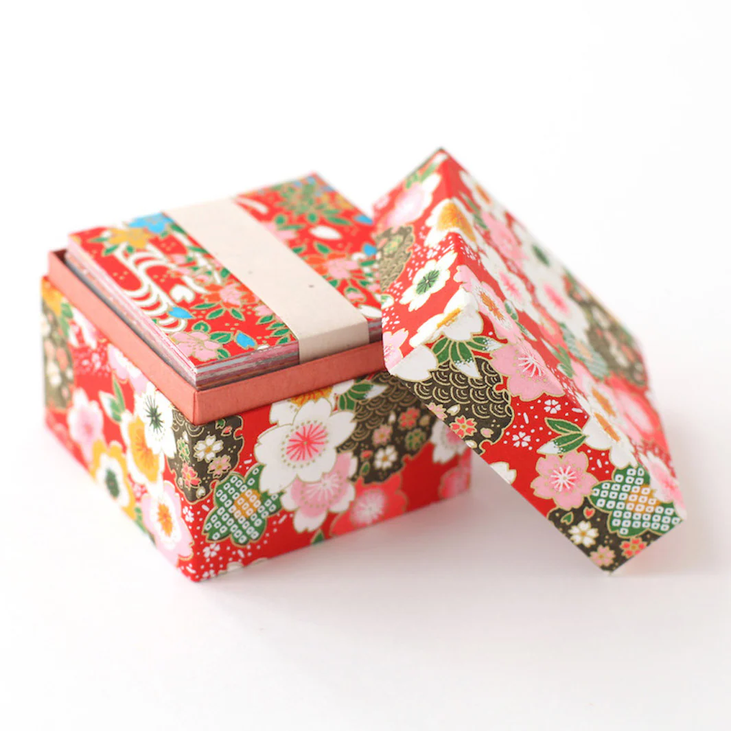 200 Papiers Origami - 6 x 6 cm - Motifs variés - Traditionnel - Boîte Rouge – Image 2