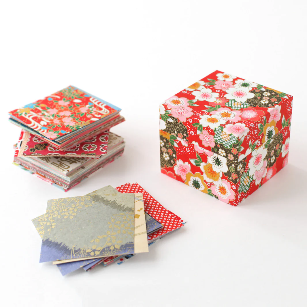 200 Papiers Origami - 6 x 6 cm - Motifs variés - Traditionnel - Boîte Rouge – Image 7