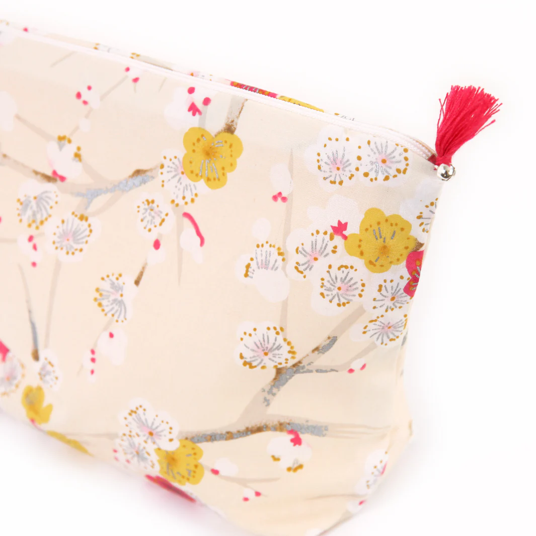Trousse avec Fond en Tissus Japonais - Branches de Fleurs de Prunier - Beige, Jaune et Rose – Image 3