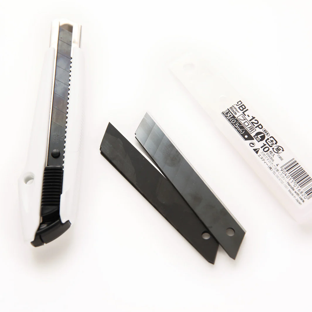 Lot de 10 lames Noires - Cutter Moyen, Lame Noire – Image 3