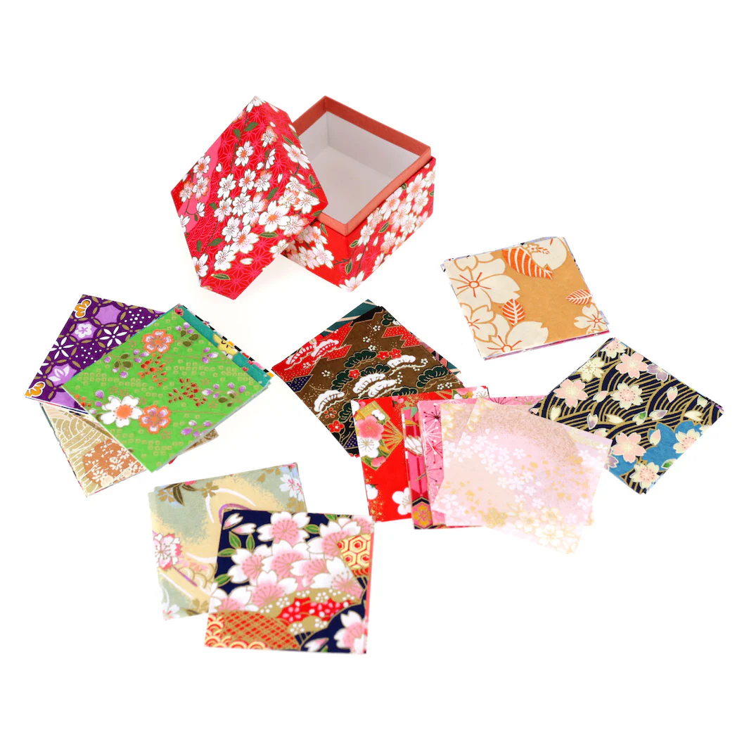 200 Papiers Origami - 6 x 6 cm - Motifs variés - Traditionnel - Boîte Rouge (M885) – Image 3