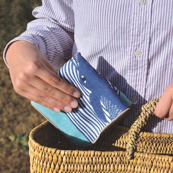 Serviette éponge - Baleine bleue, Fond taupe et turquoise - Kata Kata – Image 5