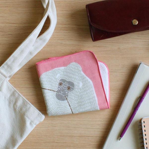 Serviette éponge - Gorille gris, Fond rose - Kata Kata - 25x25cm – Image 6