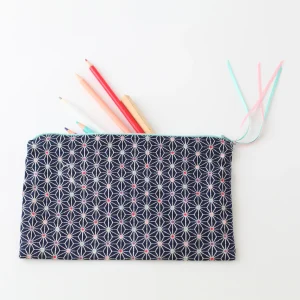 Trousse Plate - Étoiles - Bleu Marines, Détails Multicolores